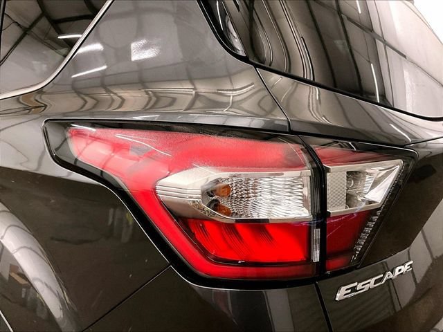 Certified 2018 Ford Escape SE w/ SE Sync 3 Package FWD image 28