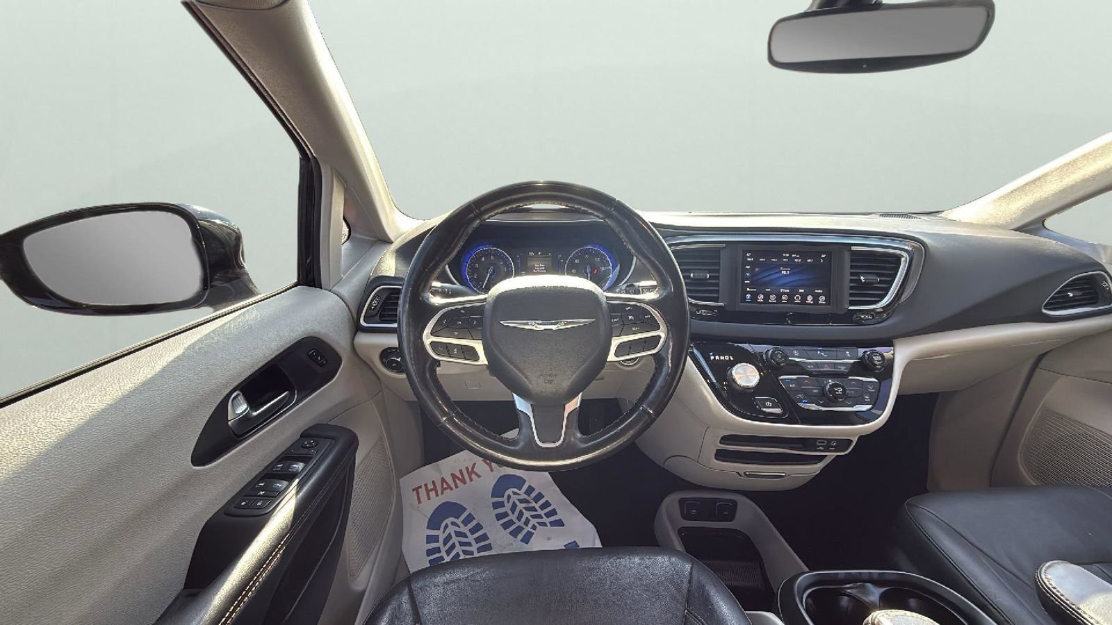 Used 2020 Chrysler Pacifica Touring-L FWD image 13