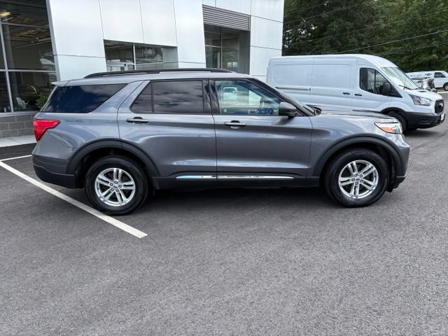 Certified 2022 Ford Explorer XLT w/ Equipment Group 202A AWD/4WD image 2