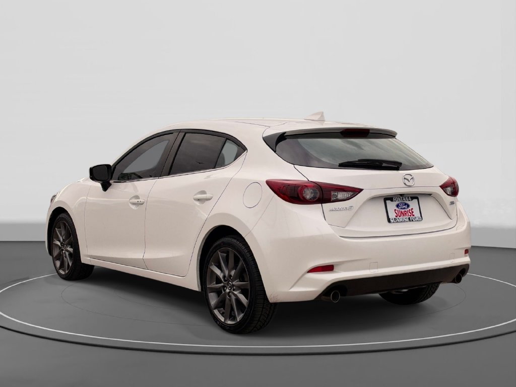 Used 2018 MAZDA MAZDA3 Grand Touring w/ Premium Equipment Package FWD image 7