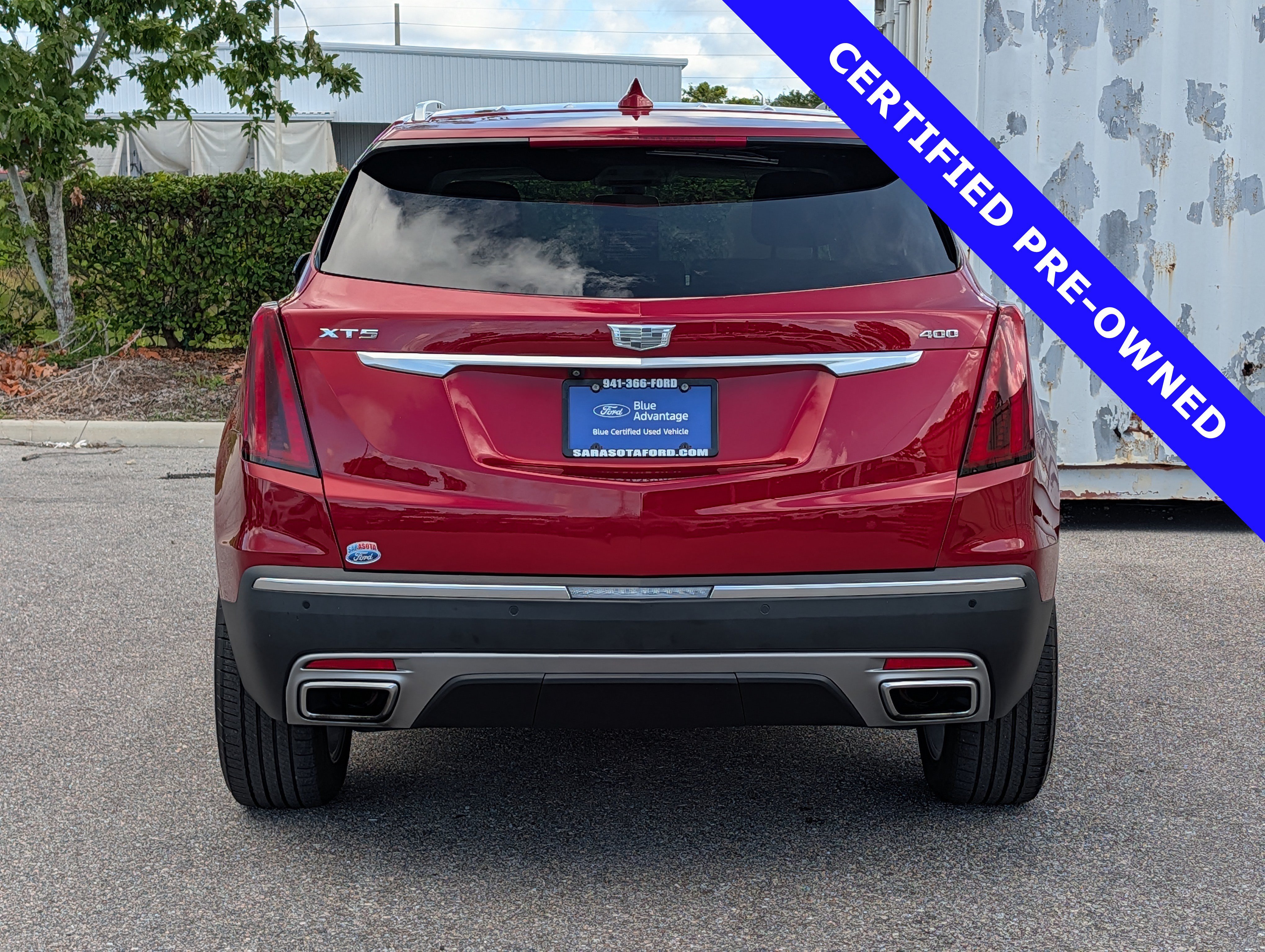 Used 2024 Cadillac XT5 Premium Luxury w/ LPO, Floor Liner Package FWD image 5