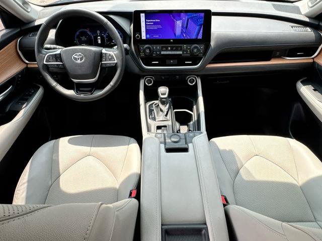 Used 2024 Toyota Grand Highlander AWD Hybrid image 15