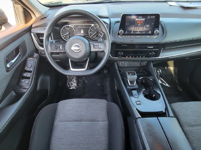 Used 2023 Nissan Rogue SV FWD image 4