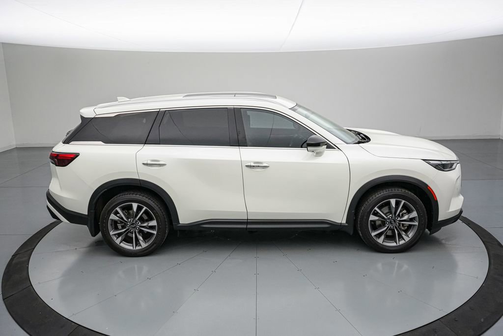 Used 2023 INFINITI QX60 Luxe w/ Cargo Package FWD image 6