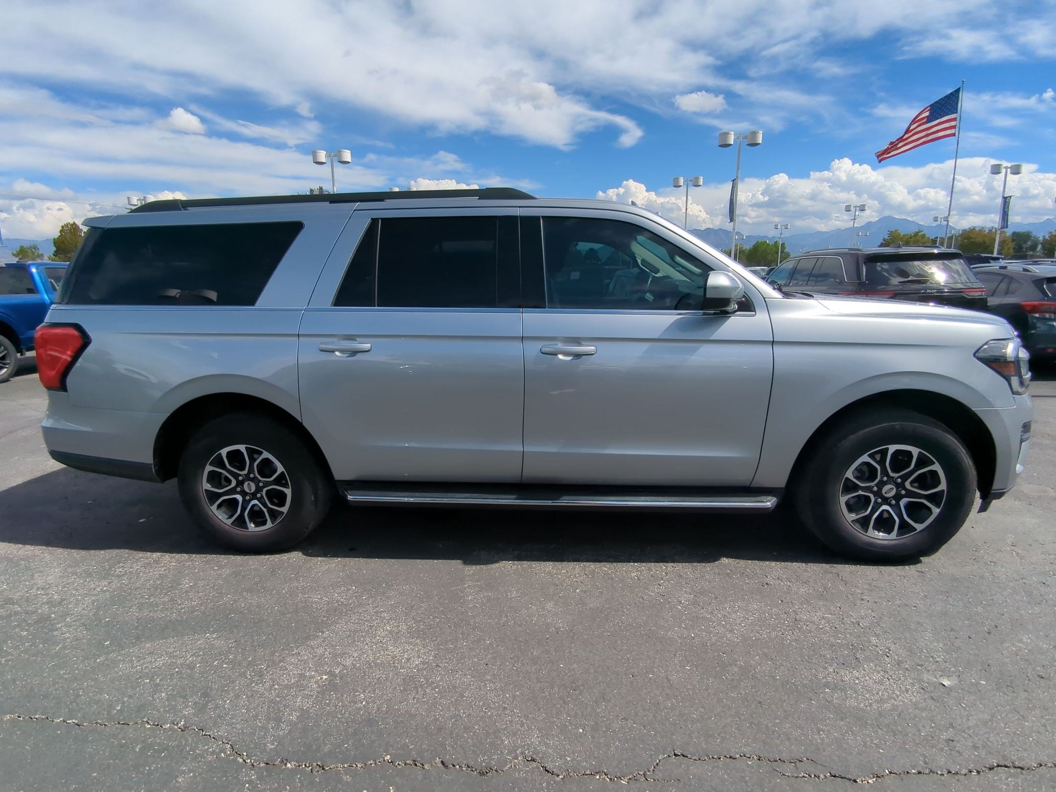 Certified 2023 Ford Expedition Max XLT AWD/4WD image 2