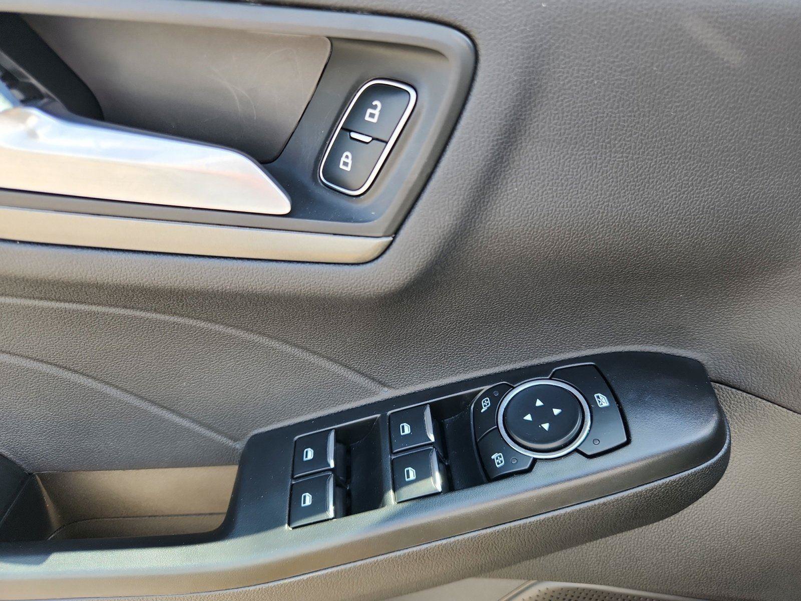Certified 2024 Ford Escape SE FWD image 17