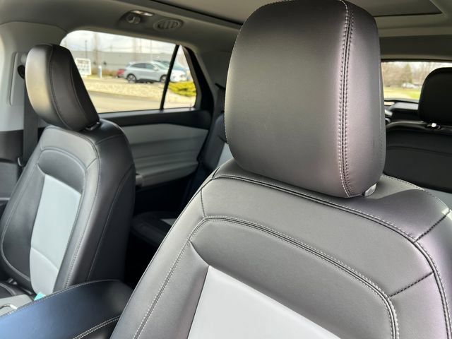 Certified 2023 Ford Explorer XLT w/ Equipment Group 202A image 15