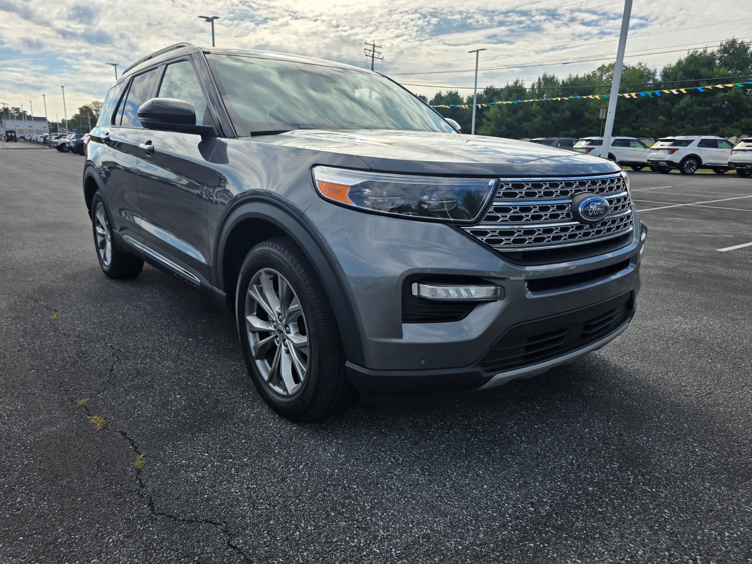 Certified 2022 Ford Explorer Limited w/ Equipment Group 301A AWD/4WD image 7