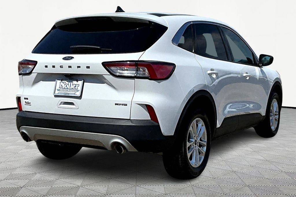 Certified 2022 Ford Escape SE w/ Convenience Package AWD/4WD image 2