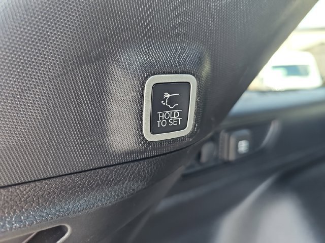 Used 2025 Jeep Grand Cherokee Limited AWD/4WD image 15