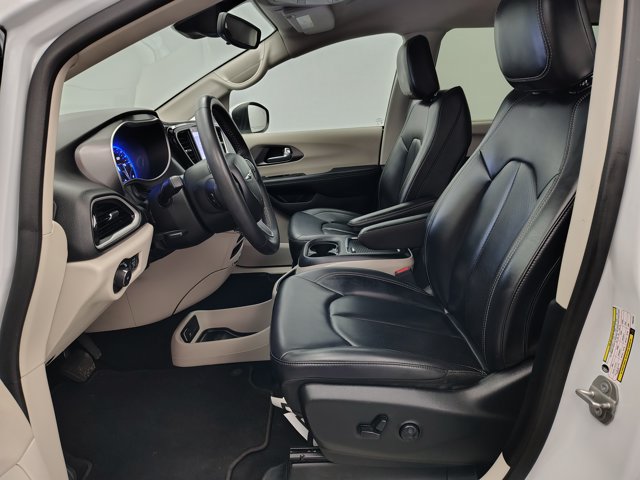 Used 2023 Chrysler Pacifica Touring-L FWD image 22