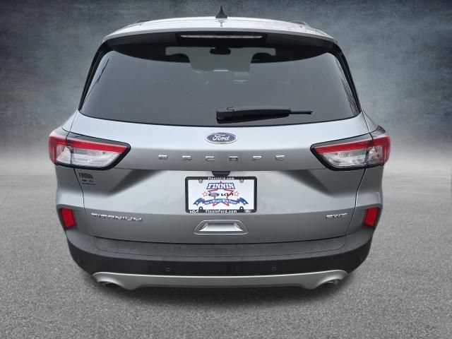Certified 2022 Ford Escape Titanium AWD/4WD image 12