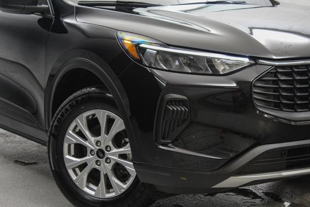 Certified 2025 Ford Escape Active AWD/4WD image 2