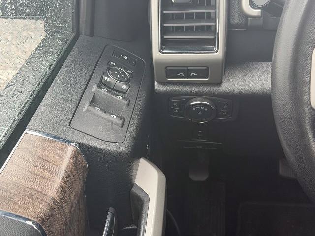 Certified 2019 Ford F250 Lariat w/ Lariat Value Package AWD/4WD image 19