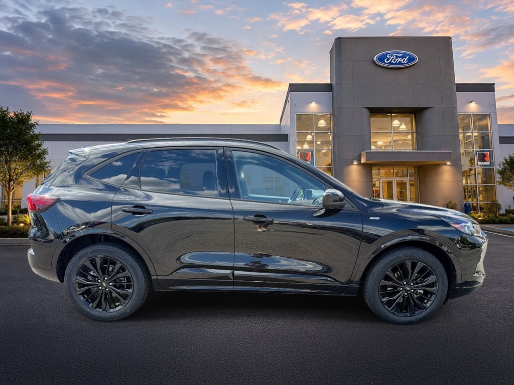 Certified 2023 Ford Escape ST-Line Elite AWD/4WD image 10