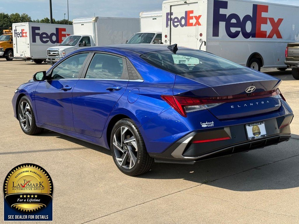 Used 2024 Hyundai Elantra Limited FWD image 7