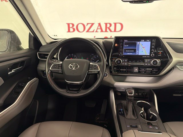 Used 2021 Toyota Highlander XLE FWD image 25