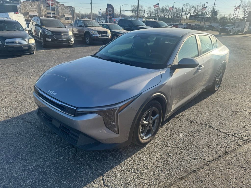 Used 2025 Kia K4 LXS image 3
