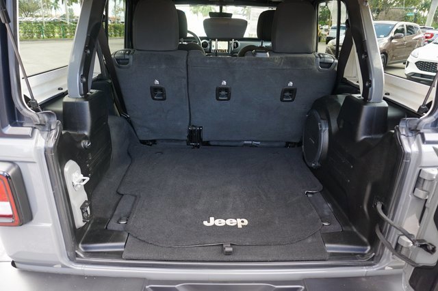 Used 2022 Jeep Wrangler Unlimited Sahara image 19