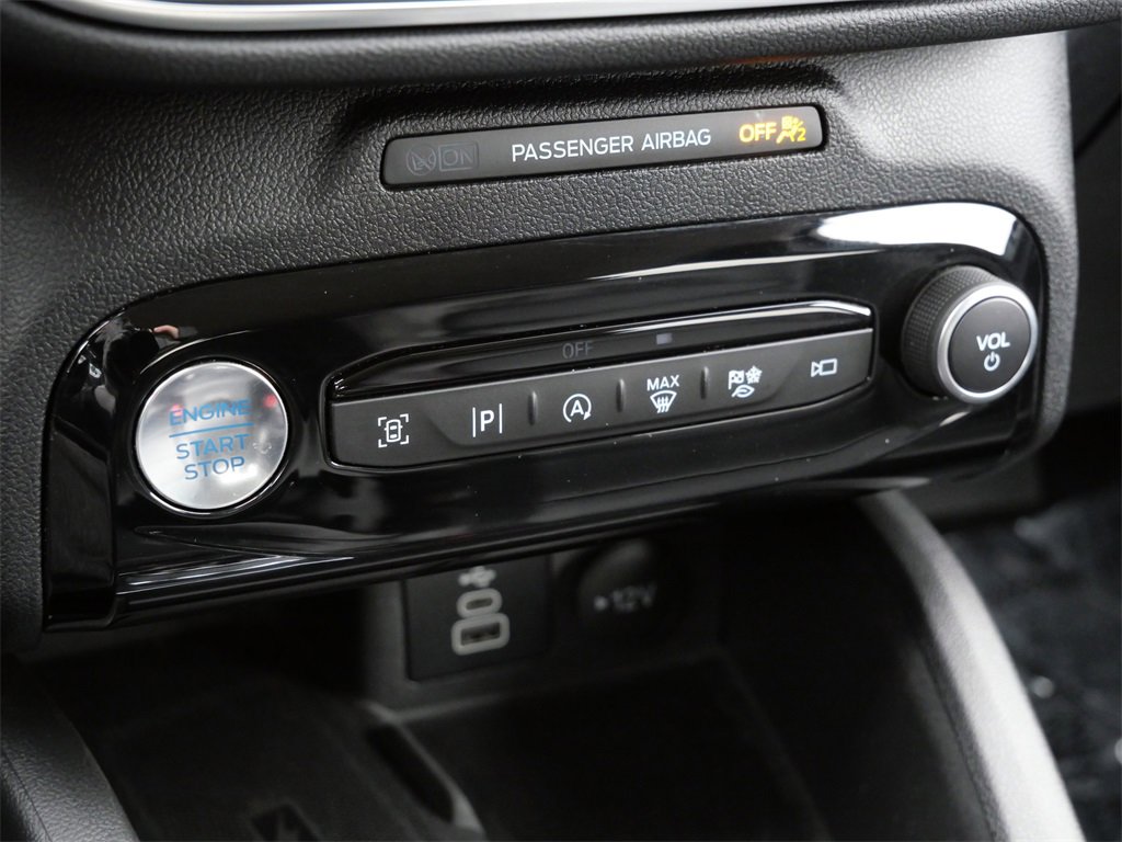 Certified 2024 Ford Escape Platinum image 21