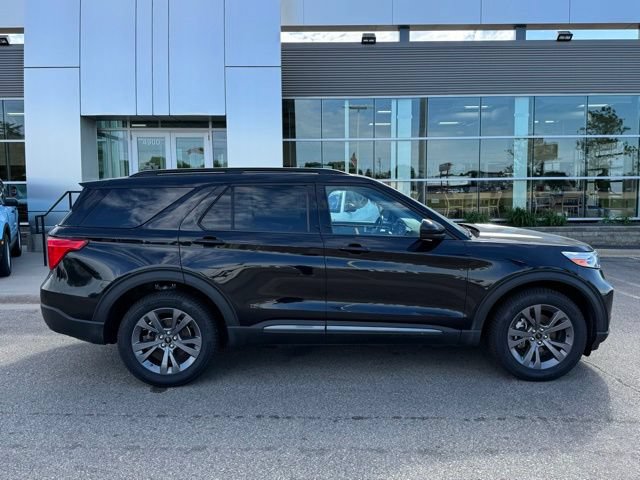Certified 2023 Ford Explorer XLT w/ Equipment Group 202A AWD/4WD image 34