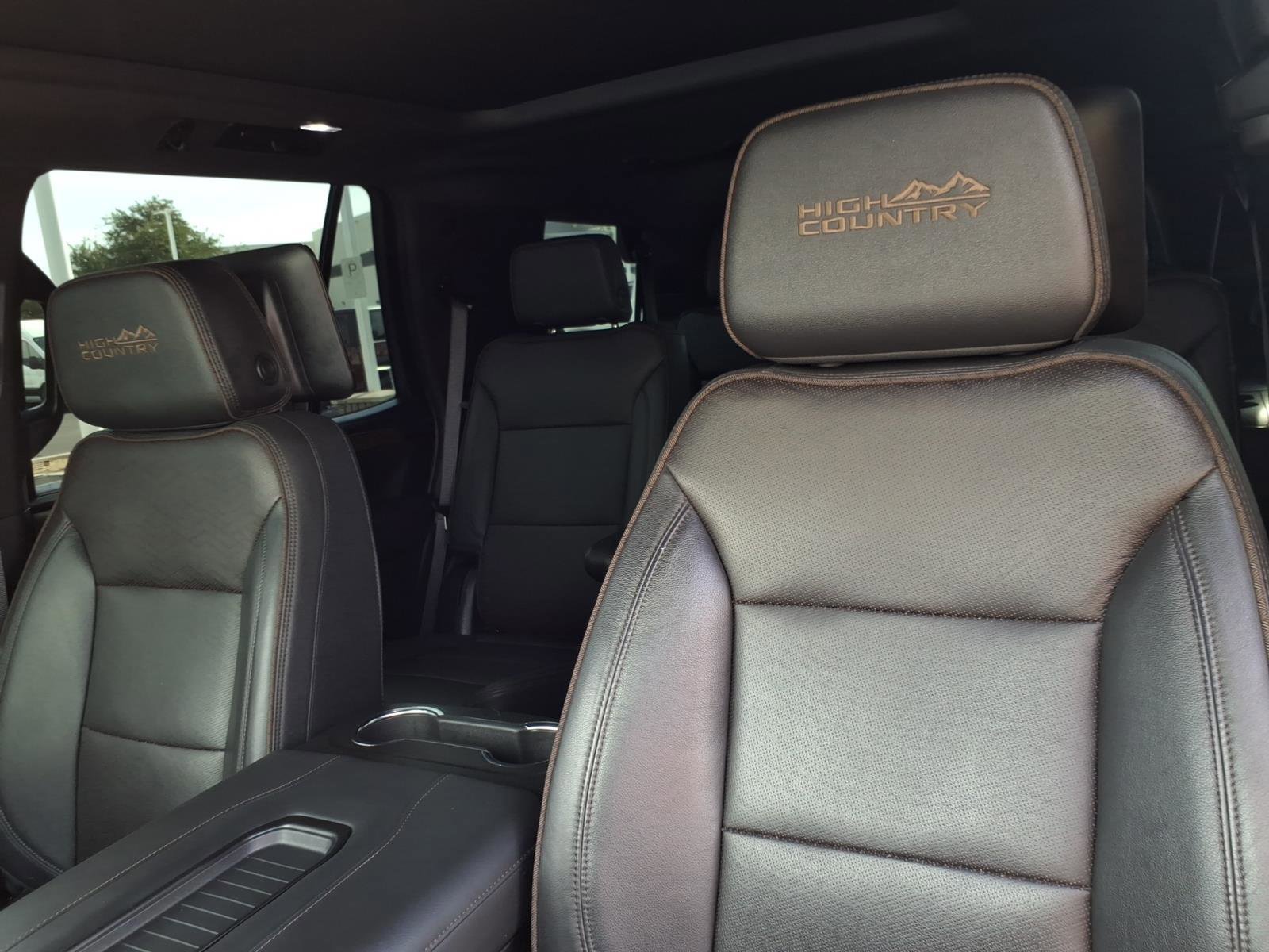 Used 2024 Chevrolet Tahoe High Country w/ Advanced Technology Package image 16