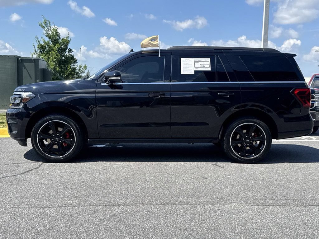 Certified 2023 Ford Expedition Limited RWD image 4