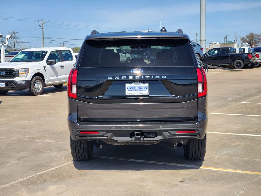 Certified 2025 Ford Expedition Active image 4