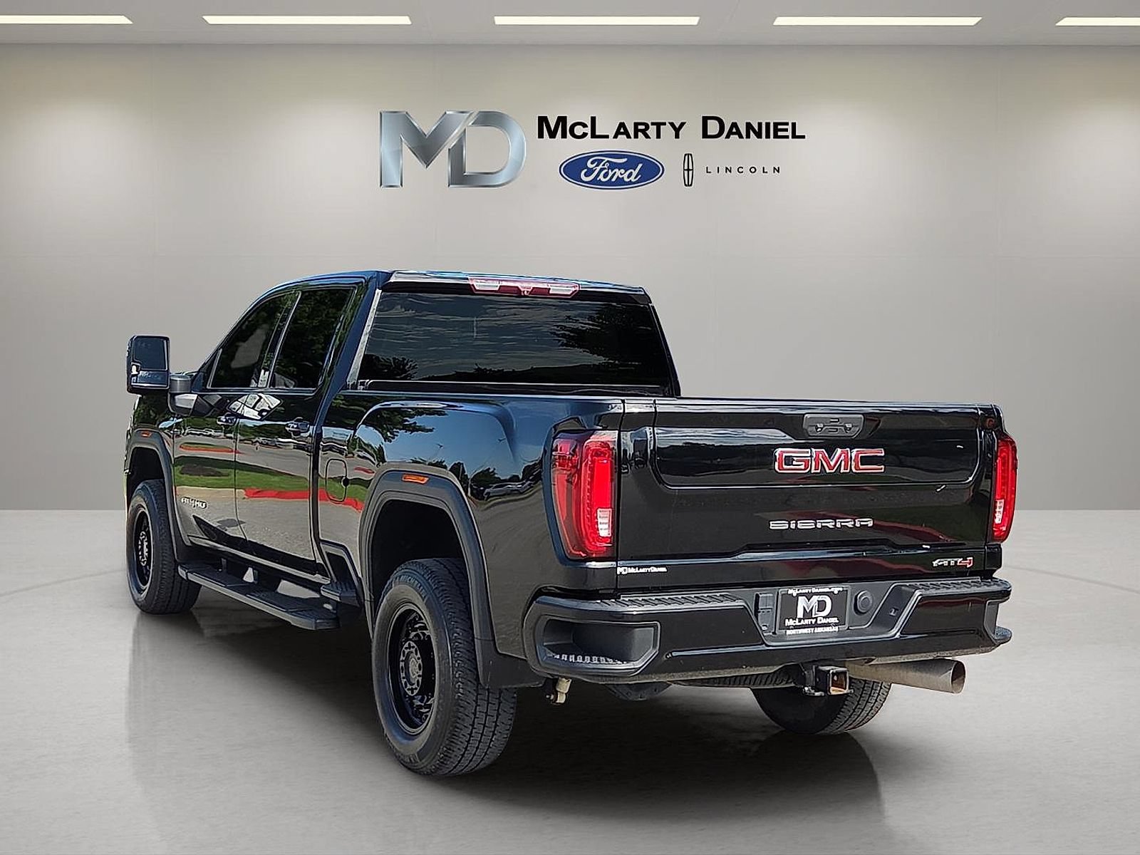 Used 2022 GMC Sierra 2500 AT4 w/ Gooseneck/5TH Wheel Package AWD/4WD image 4