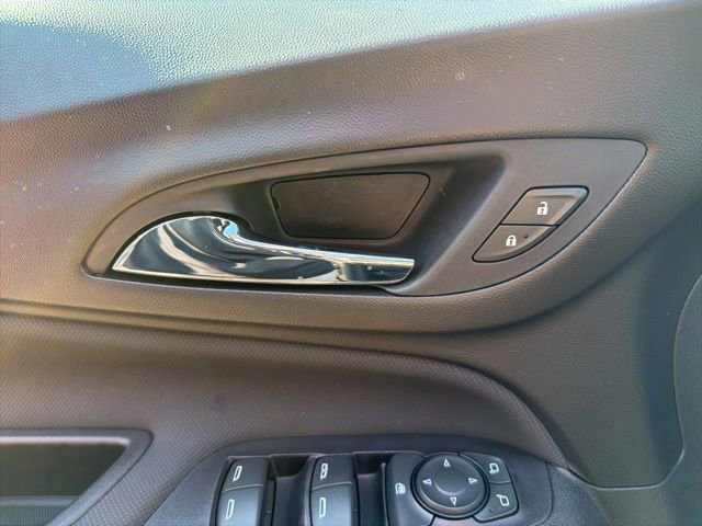 Used 2022 Chevrolet Equinox RS w/ RS Leather Package image 22