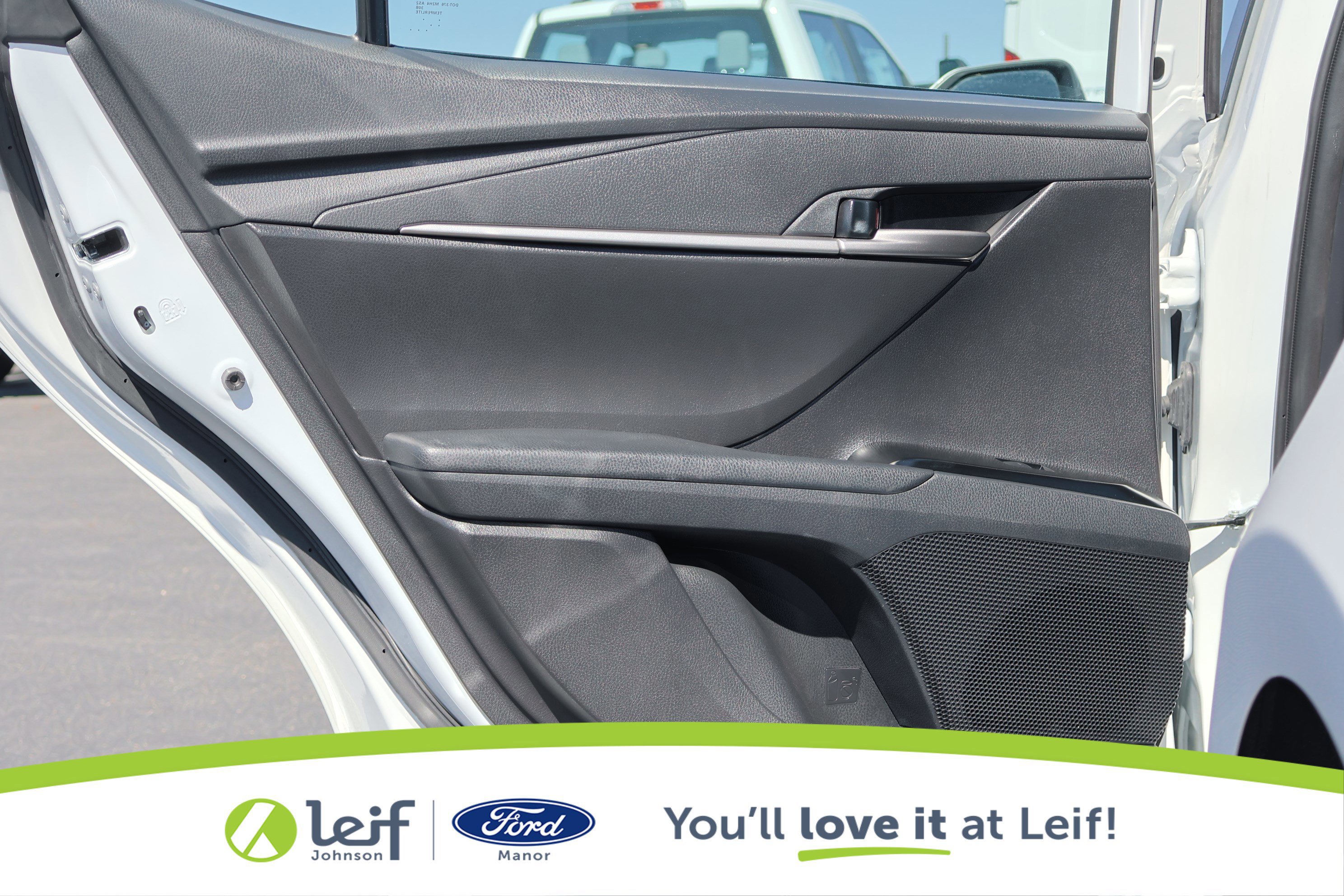 Used 2025 Toyota Camry SE image 26