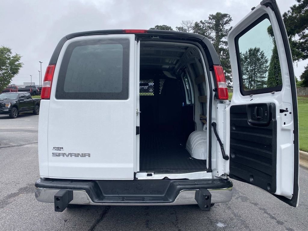 Used 2025 GMC Savana 2500 w/ Driver Convenience Package RWD image 6