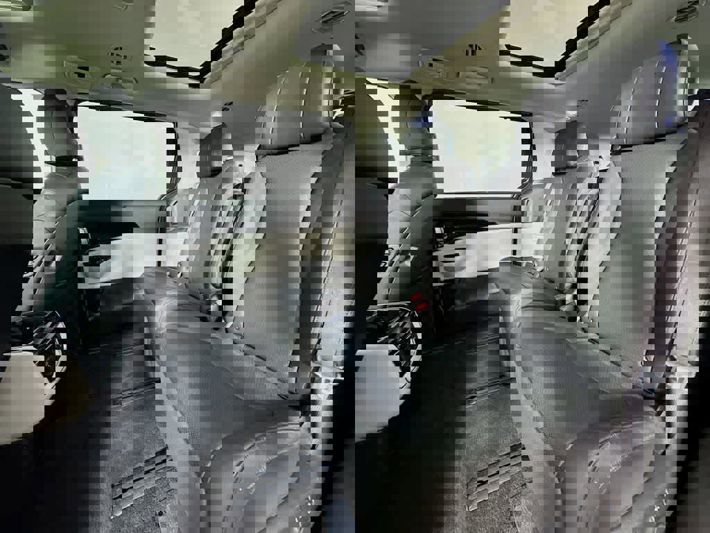 Used 2023 Kia Carnival SX Prestige image 17