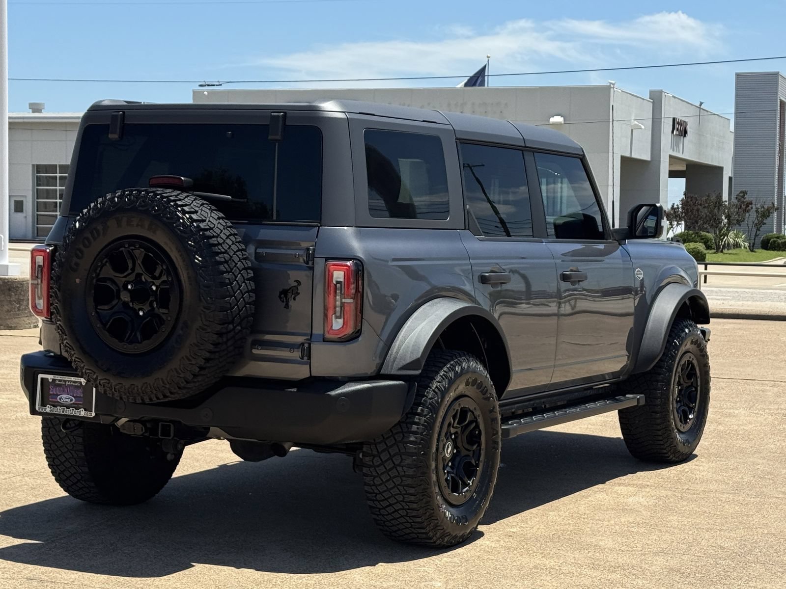 Certified 2024 Ford Bronco Wildtrak AWD/4WD image 4