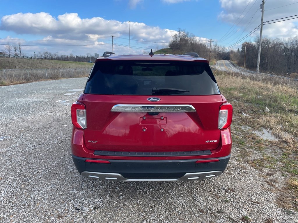 Certified 2022 Ford Explorer XLT w/ Equipment Group 202A image 4