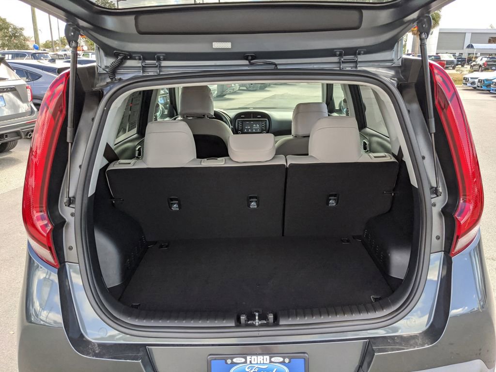 Used 2020 Kia Soul LX image 12