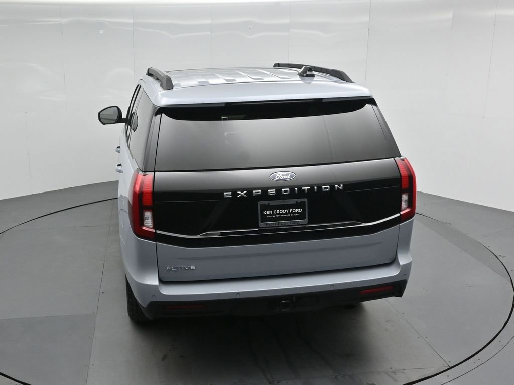 Certified 2025 Ford Expedition Active AWD/4WD image 42