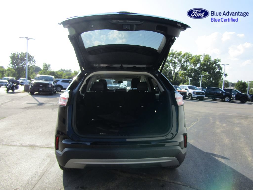 Certified 2024 Ford Edge SEL w/ Convenience Package AWD/4WD image 9