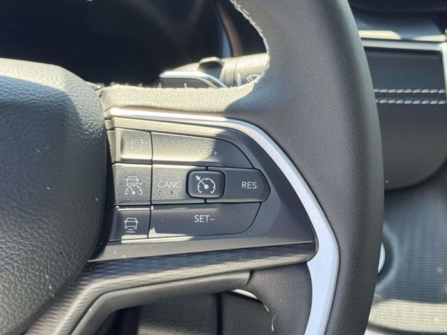 Used 2024 Jeep Grand Cherokee Laredo X AWD/4WD image 27