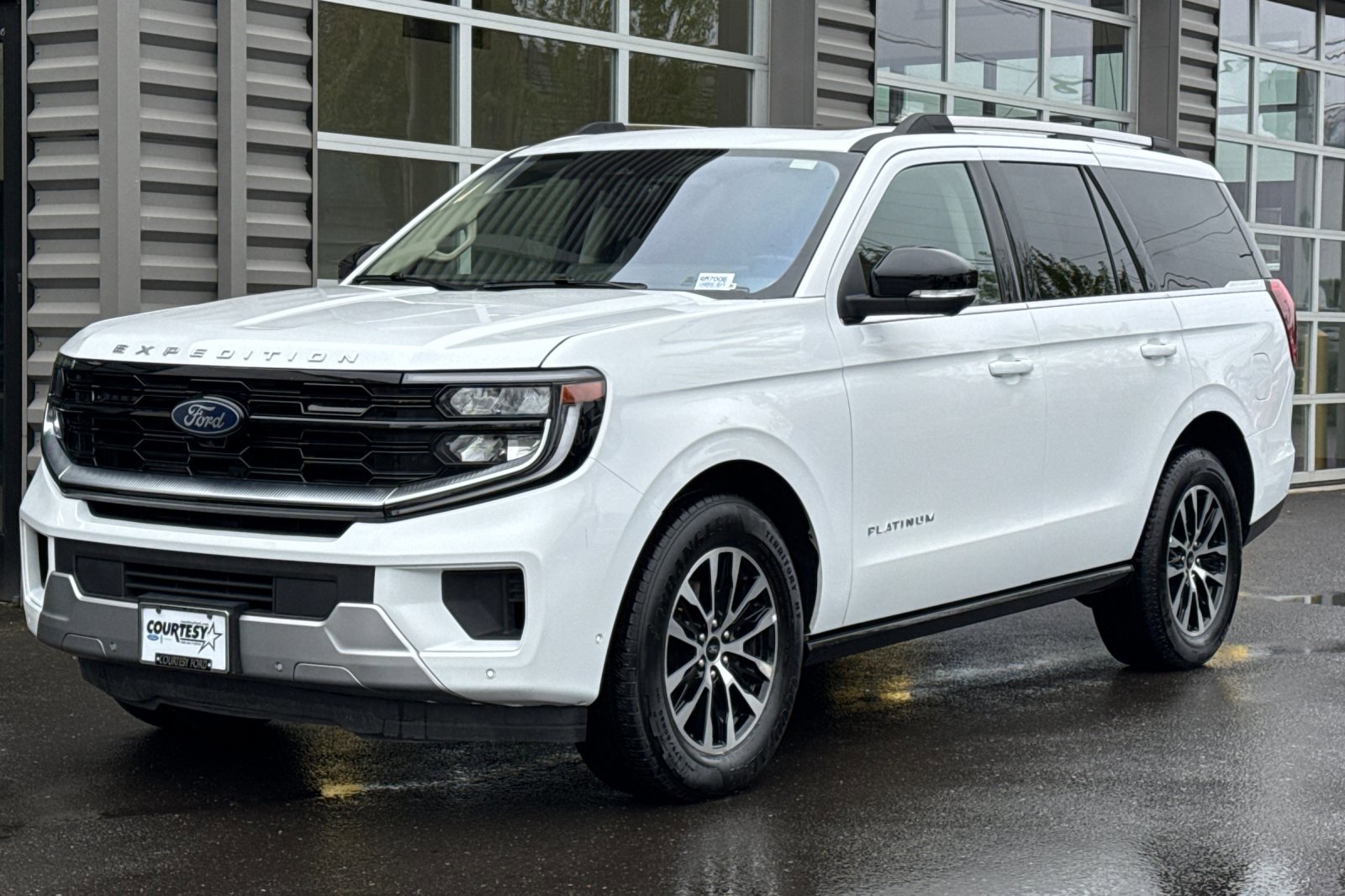Certified 2025 Ford Expedition Platinum AWD/4WD image 8