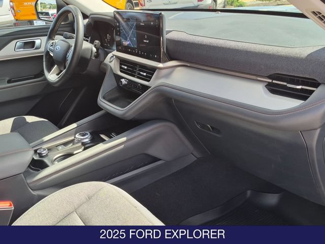 Certified 2025 Ford Explorer Active AWD/4WD image 28