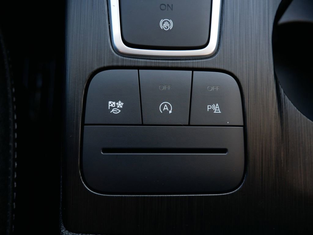 Certified 2022 Ford Escape Titanium w/ Class II Trailer Tow Package image 24