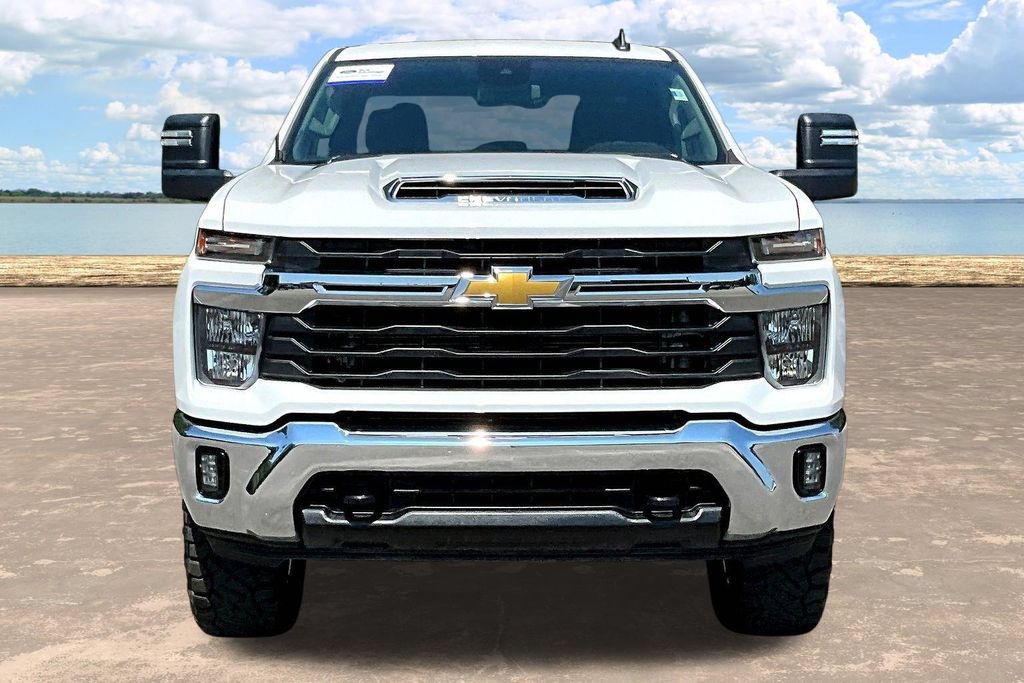 Used 2025 Chevrolet Silverado 2500 LT w/ Convenience Package AWD/4WD image 2