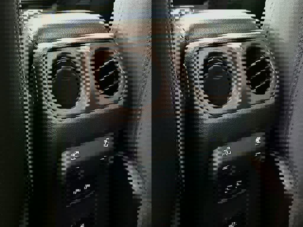 Used 2022 Jeep Wrangler Unlimited Sport image 16