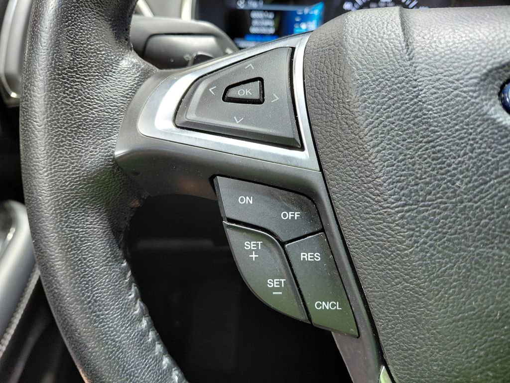 Certified 2018 Ford Edge Titanium AWD/4WD image 33