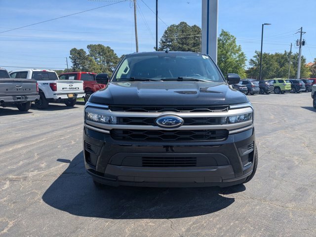Certified 2024 Ford Expedition XLT RWD image 3