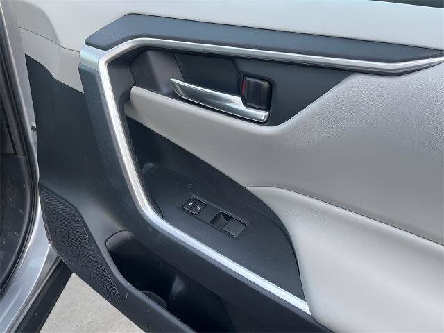 Used 2021 Toyota RAV4 XLE image 11