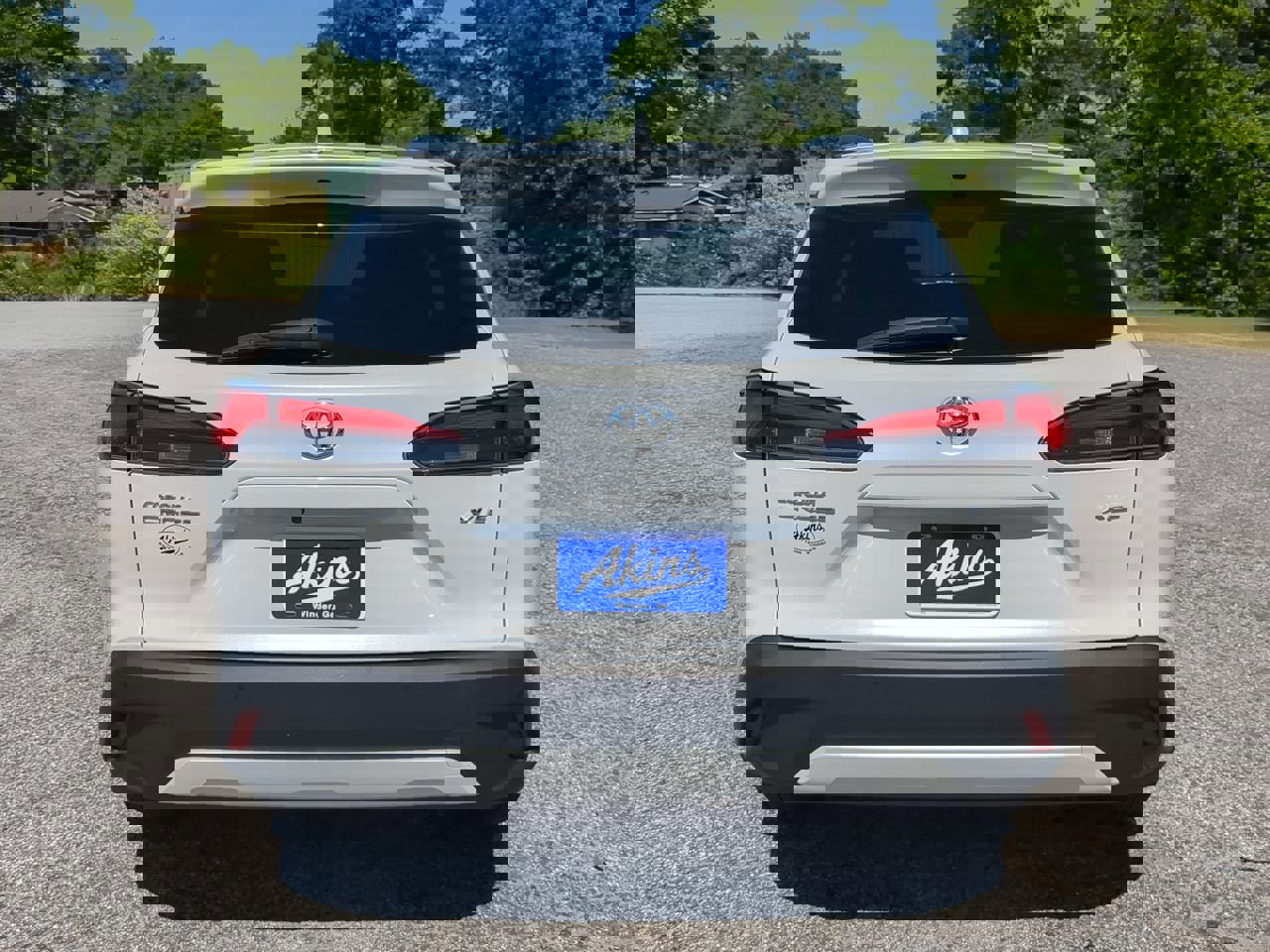 Used 2023 Toyota Corolla Cross XLE w/ Convenience Package image 3