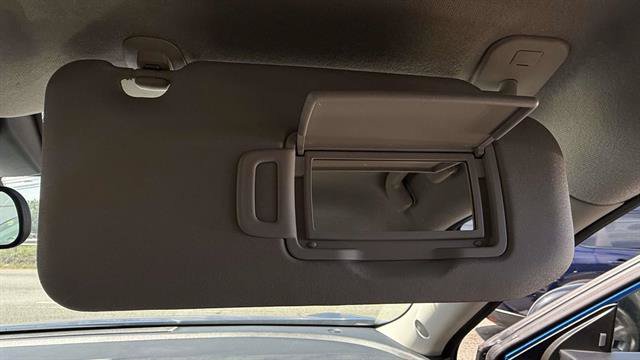 Used 2025 Nissan Sentra SR FWD image 24