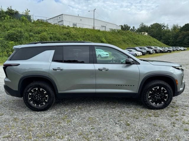Used 2025 Chevrolet Traverse Z71 AWD/4WD image 11